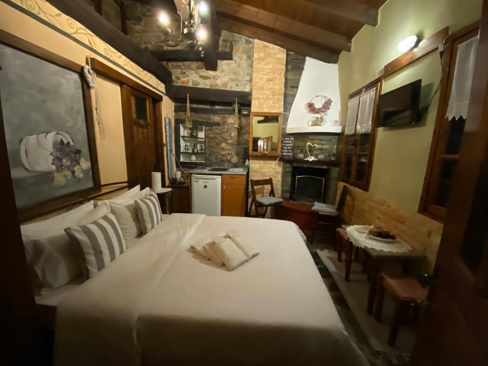 Traditional Guesthouse Erato Palaios Panteleimonas Esterno foto
